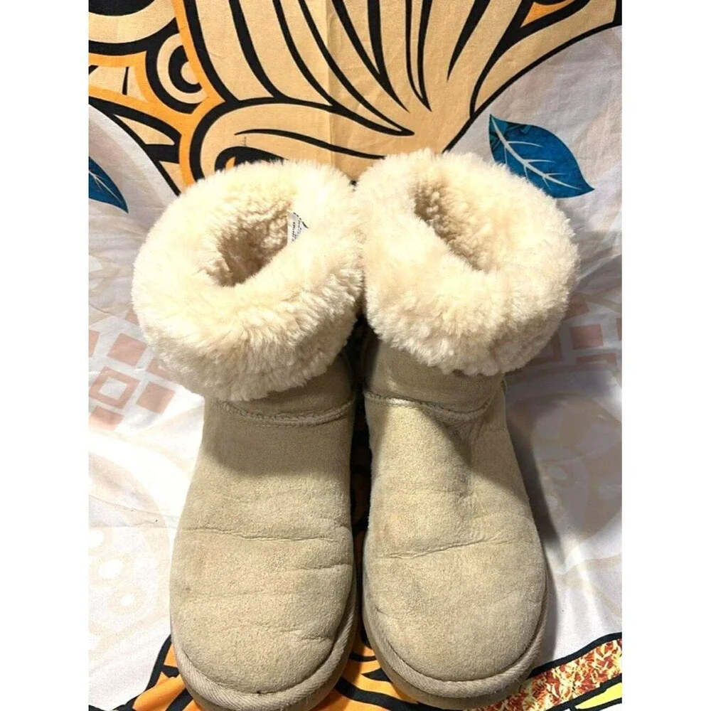 UGG Classic Short Sheepskin Boots – Style 5825 – Sand/Beige – Women’s 7